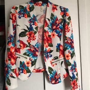Lightweight floral blazer